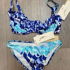 BNWT Gottex bikini with beautiful gold hardware.